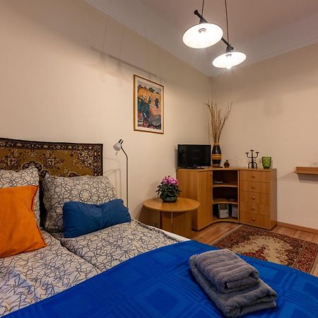 A Quiet Studio In The Heart Of The City Budapest Bagian luar foto