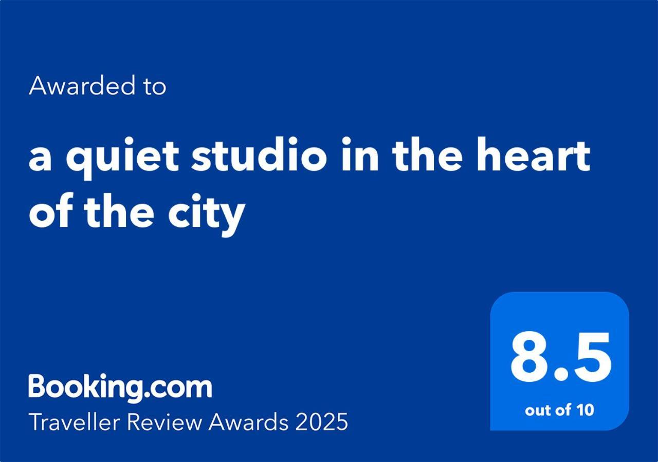 A Quiet Studio In The Heart Of The City Budapest Bagian luar foto