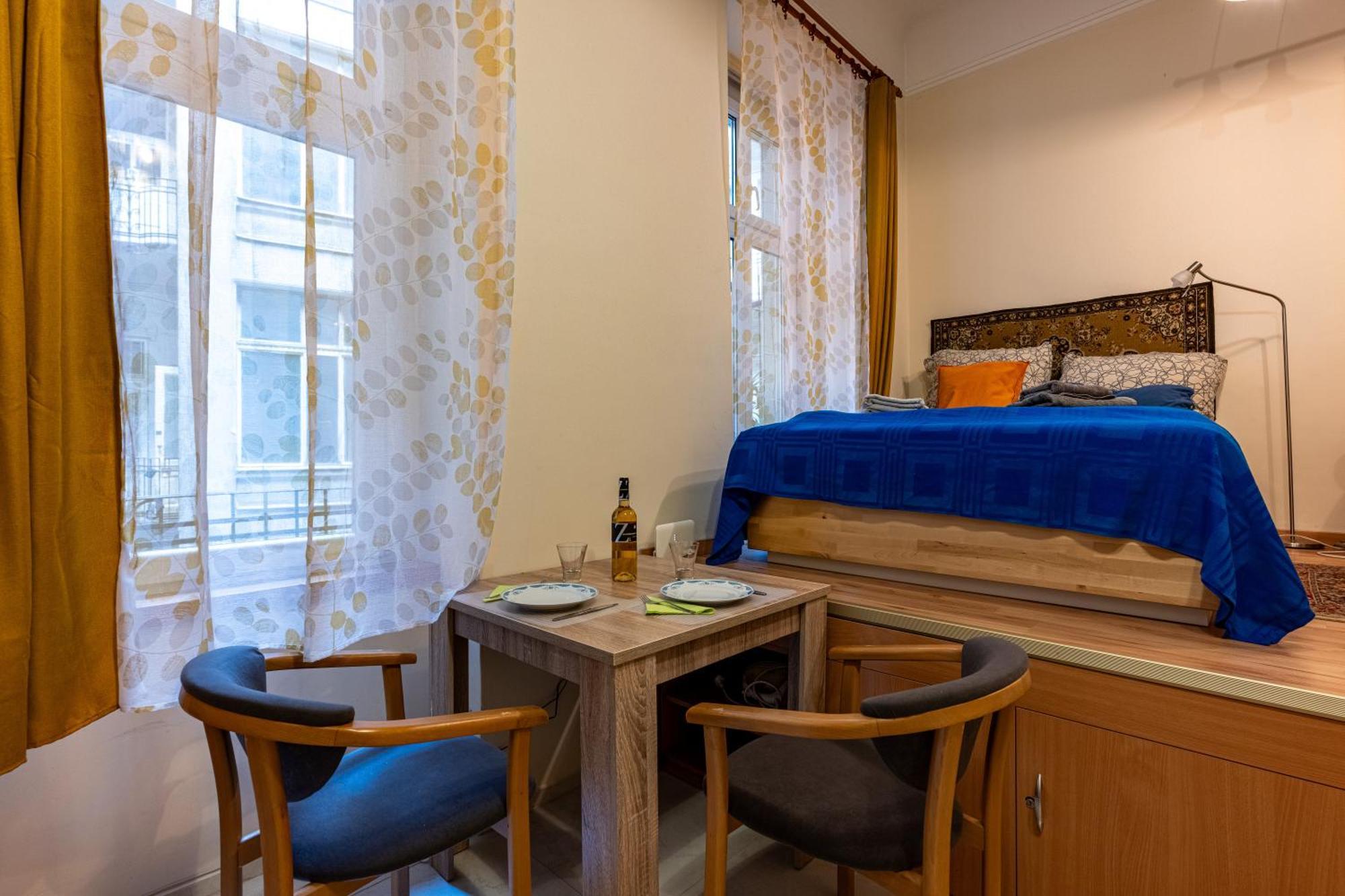 A Quiet Studio In The Heart Of The City Budapest Bagian luar foto