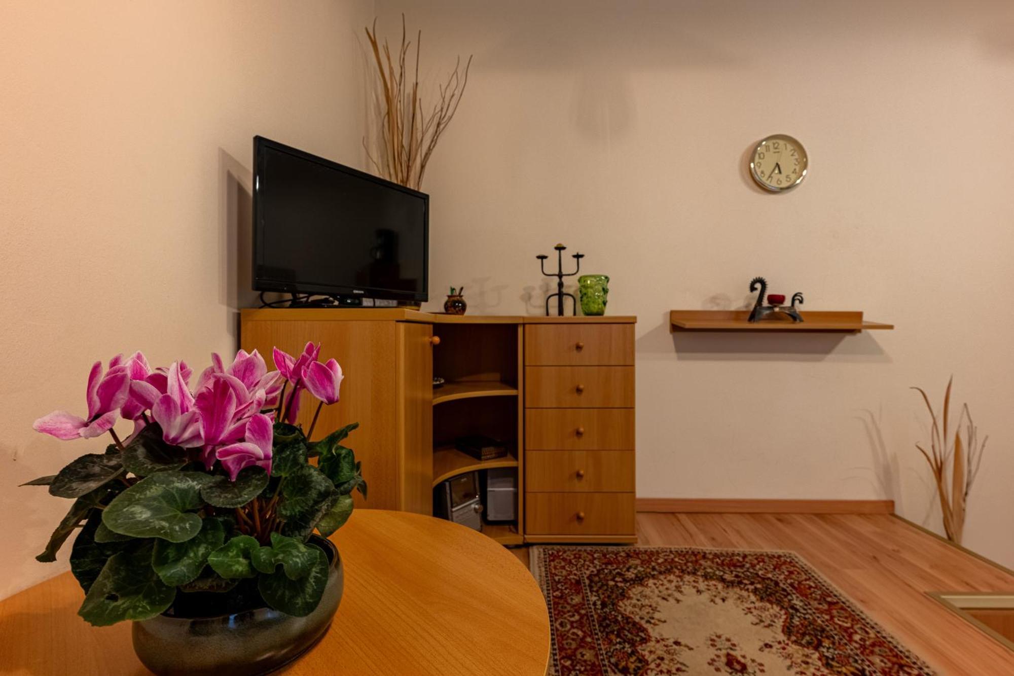 A Quiet Studio In The Heart Of The City Budapest Bagian luar foto