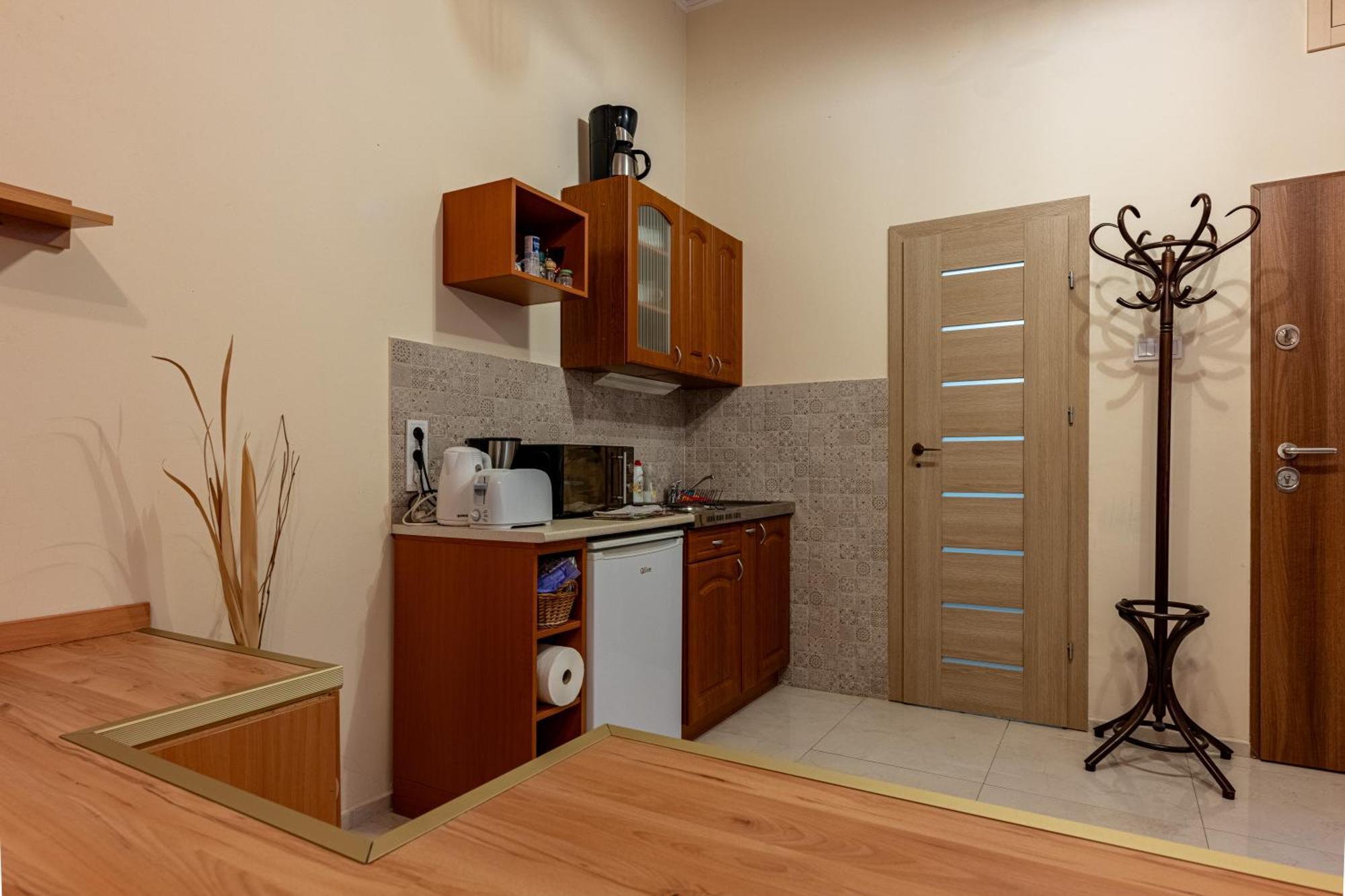A Quiet Studio In The Heart Of The City Budapest Bagian luar foto