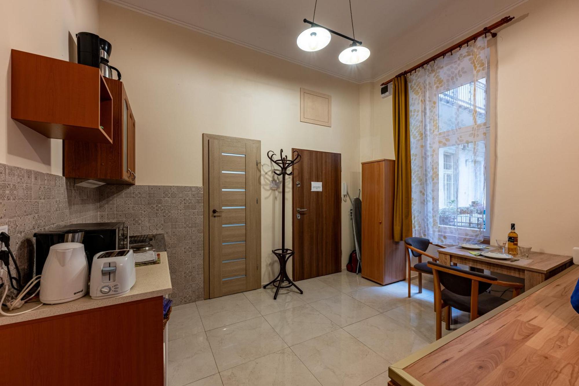 A Quiet Studio In The Heart Of The City Budapest Bagian luar foto