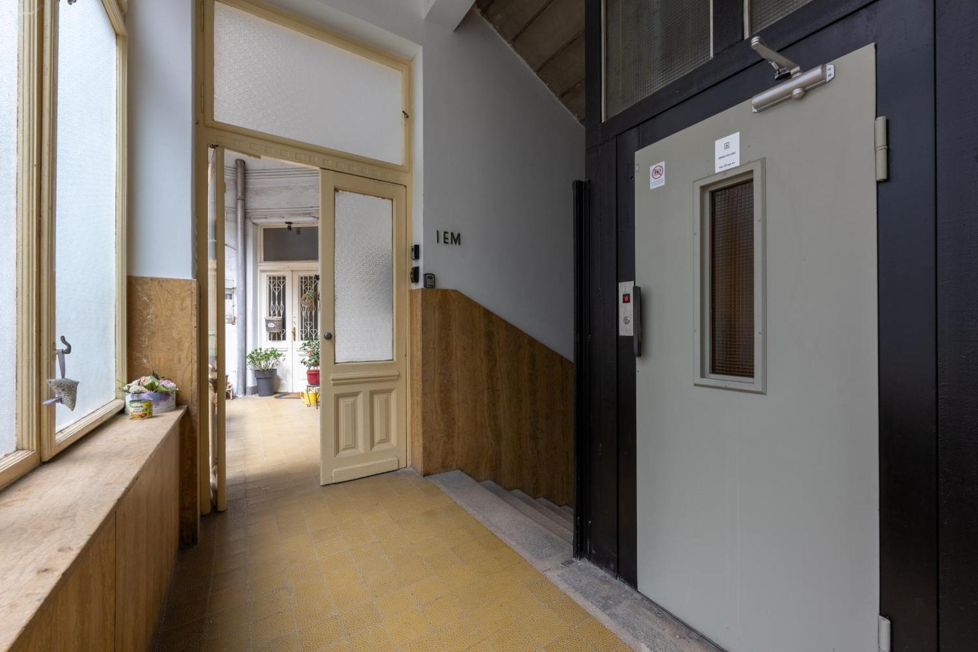 A Quiet Studio In The Heart Of The City Budapest Bagian luar foto