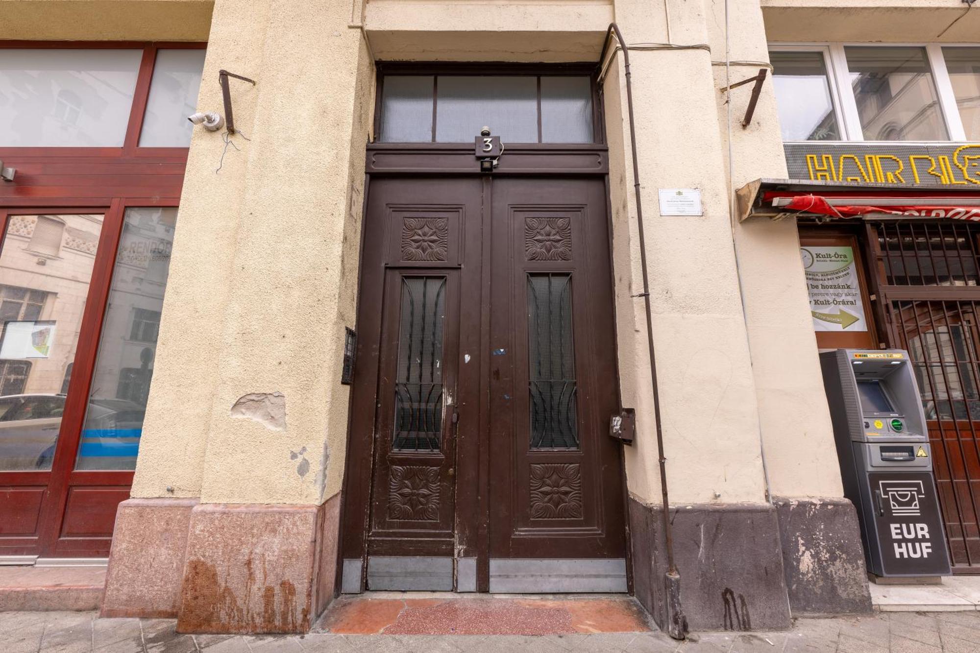 A Quiet Studio In The Heart Of The City Budapest Bagian luar foto