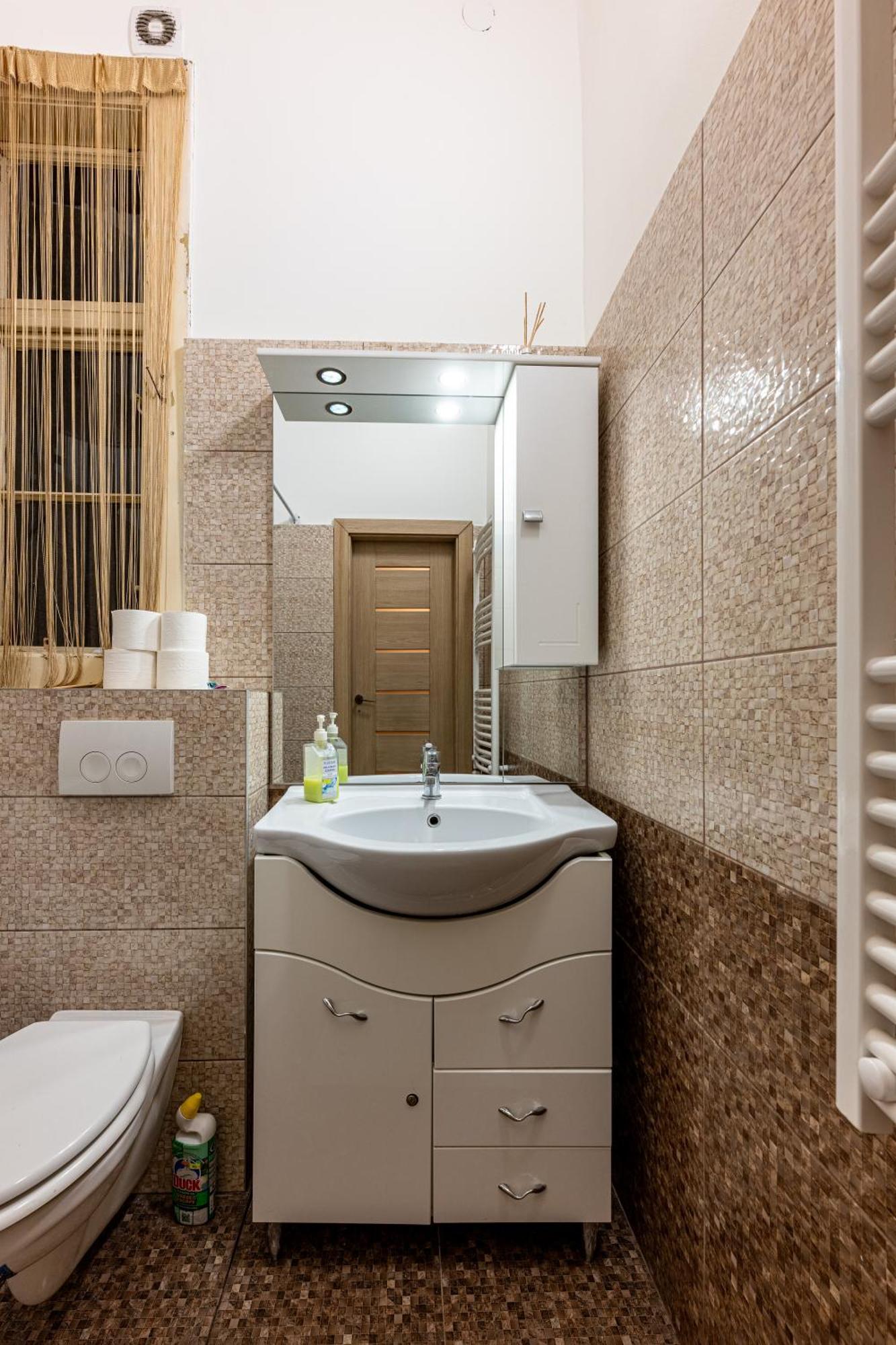 A Quiet Studio In The Heart Of The City Budapest Bagian luar foto