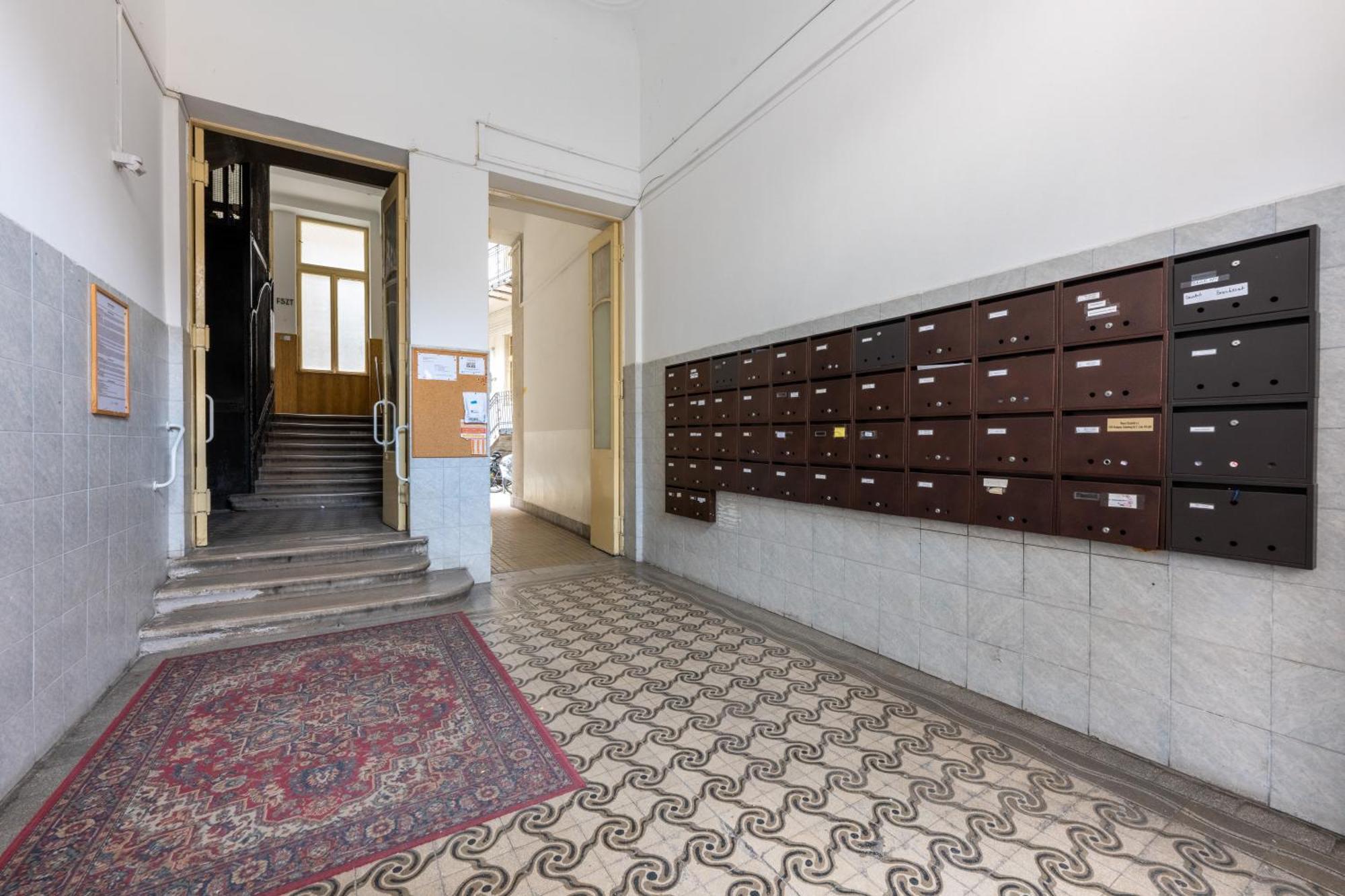 A Quiet Studio In The Heart Of The City Budapest Bagian luar foto