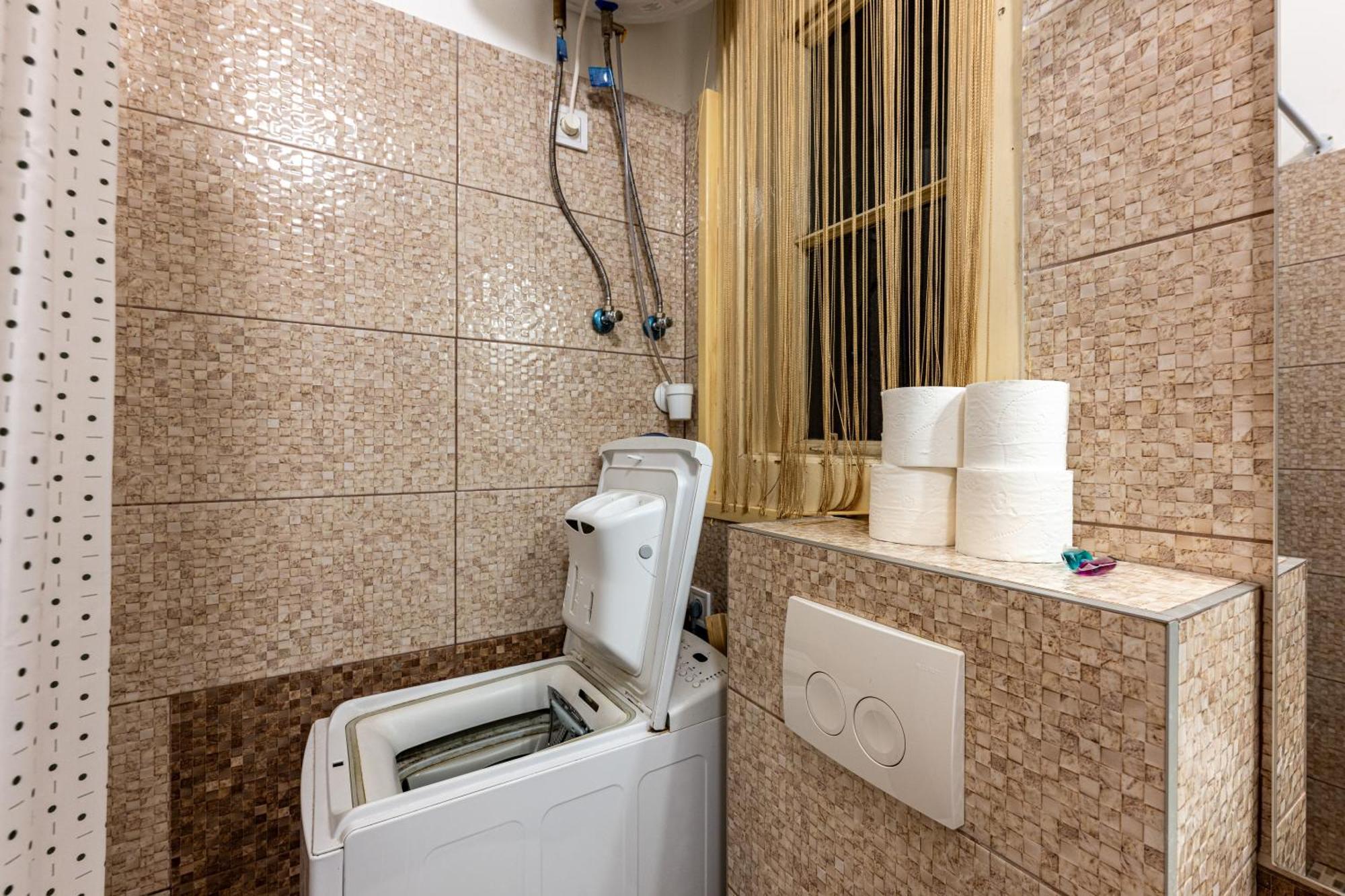 A Quiet Studio In The Heart Of The City Budapest Bagian luar foto
